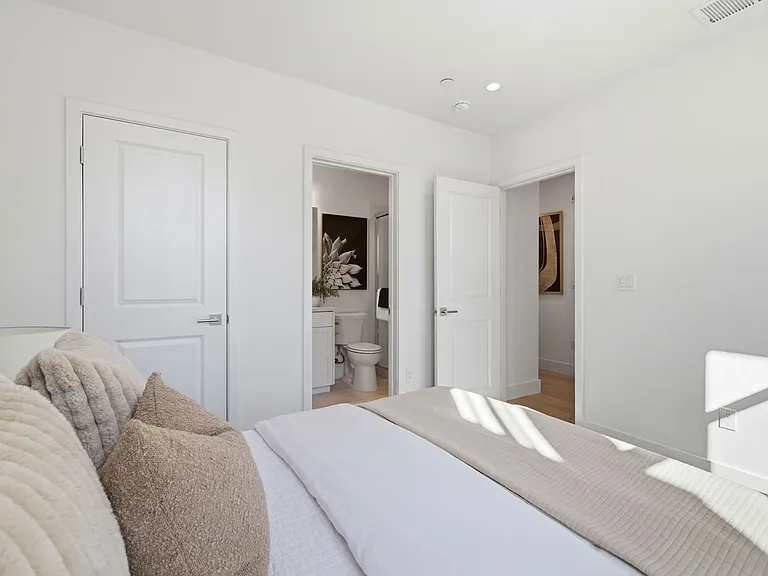 2757 Oak Rd #132 — Photo 4