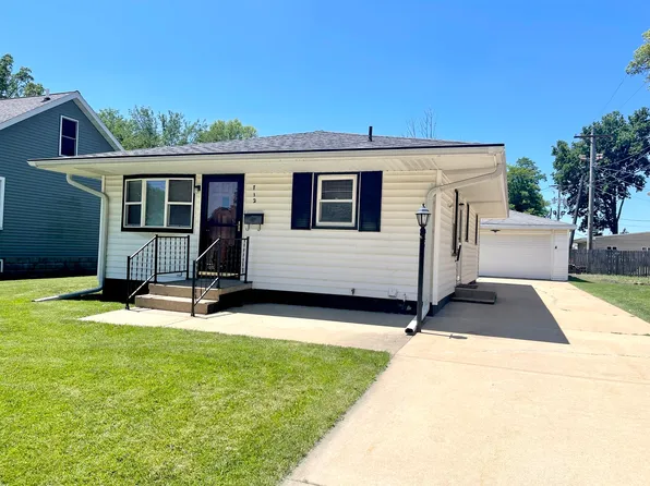 712 Henry St, Peru, IL 61354