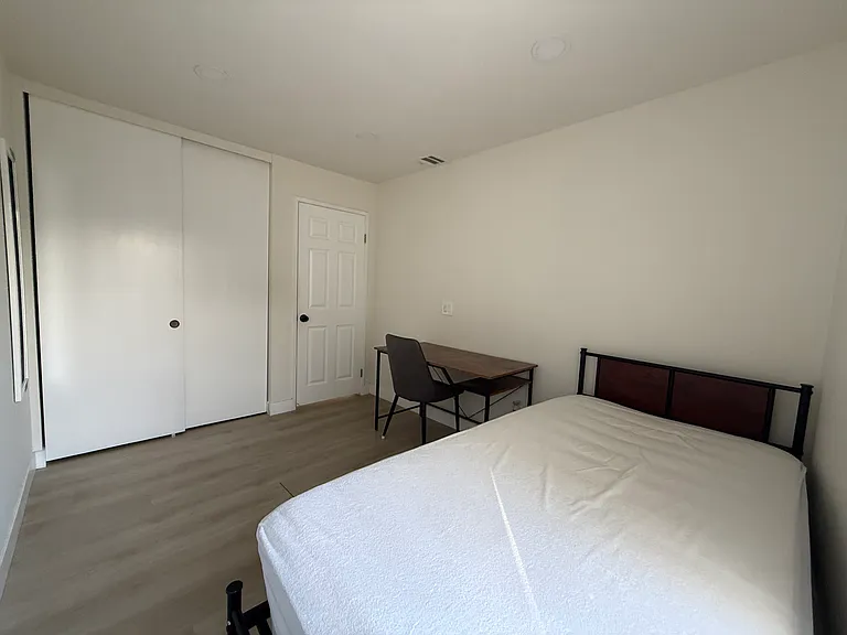 4639 Executive Dr — Photo 25
