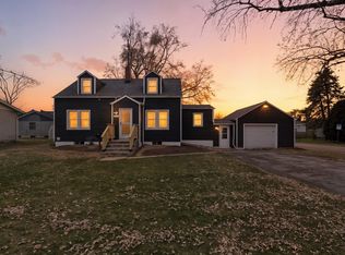 519 S Sycamore St, Genoa, IL 60135