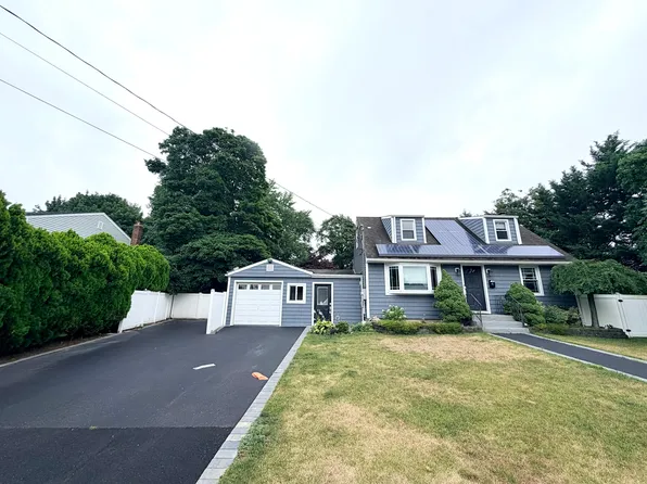 49 Maple Dr Floor 1, Deer Park, NY 11729