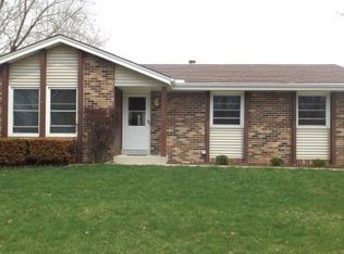 1254 Fox Point Dr, Waukesha, WI 53189