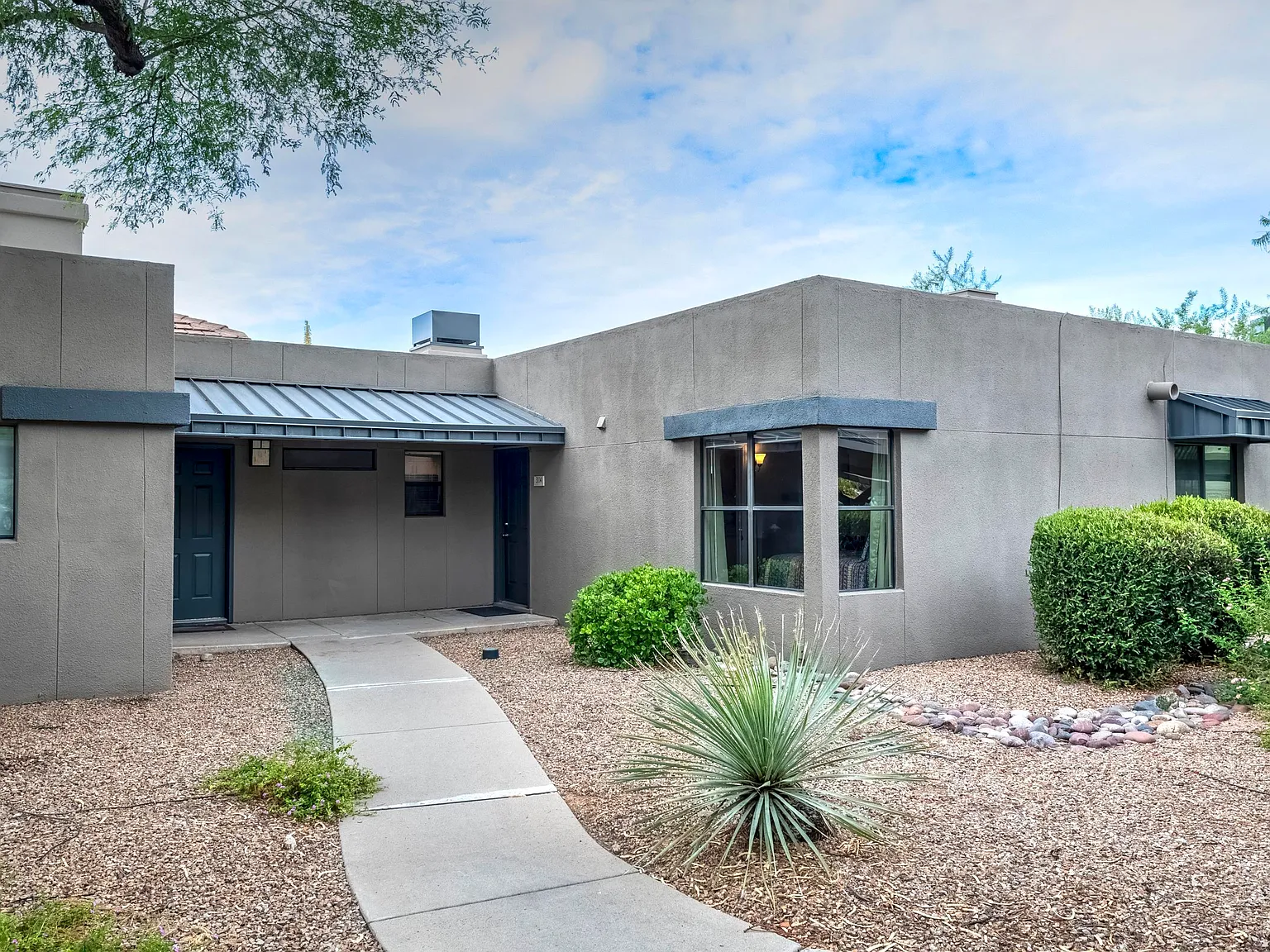 2 bed, 2.0 bath, 947 sqft, $1,800 — Photo 4