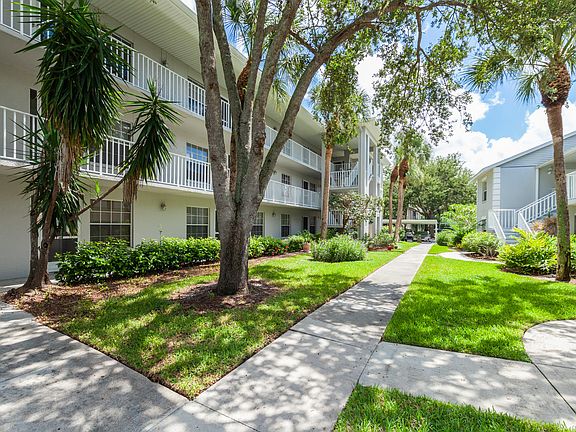 3rd image of 14461 Lakewood Trace Ct APT 205