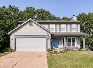 16596 Hunters Crossing Dr, Grover, MO