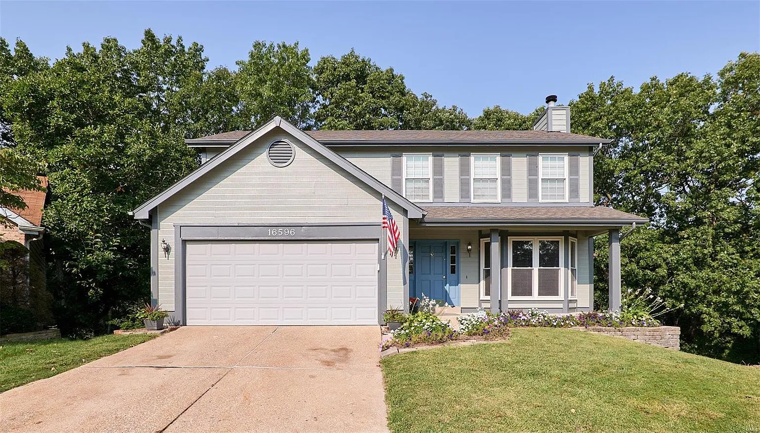 16596 Hunters Crossing Dr photo 1