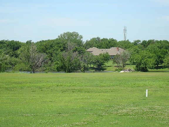 10 acres with water access