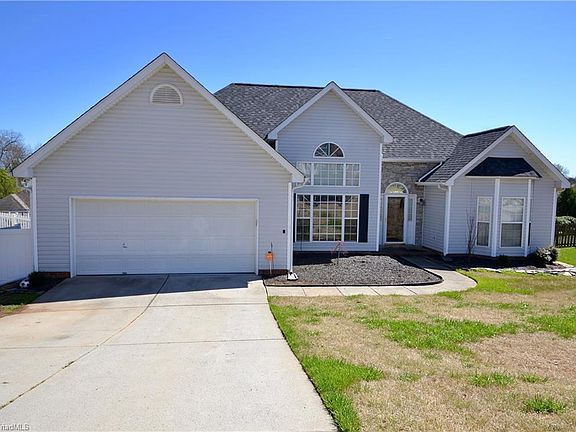3rd image of 4824 Covington Dr