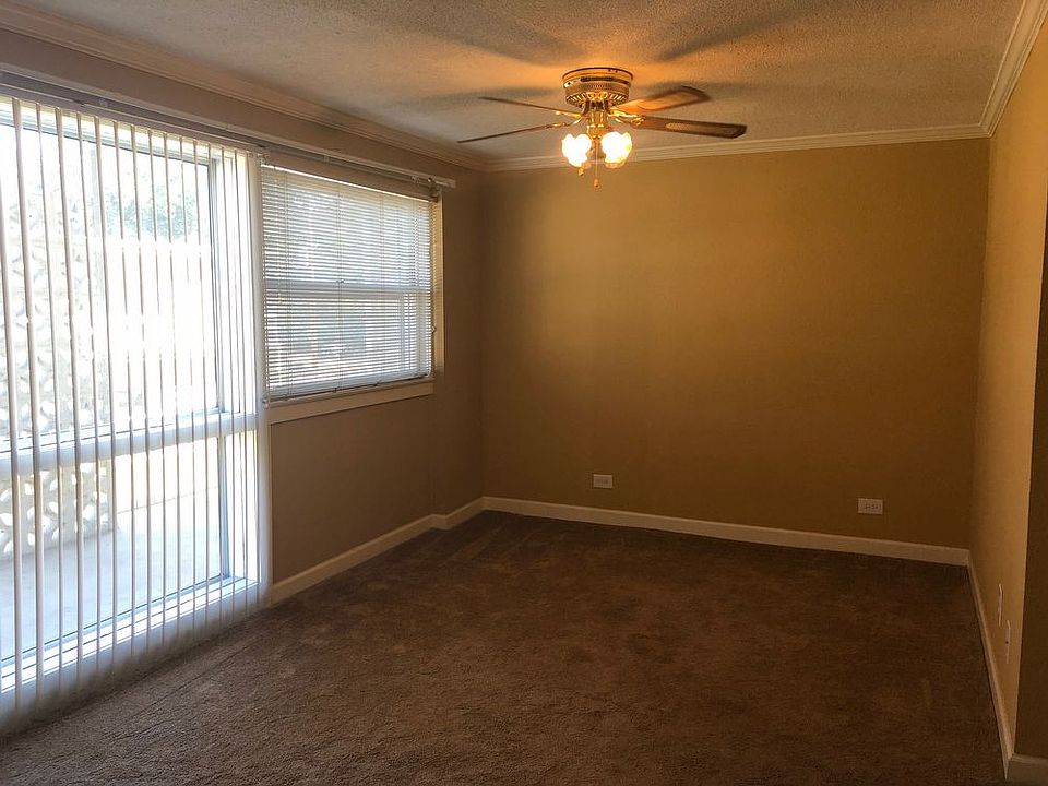 1st image of 307 W Main St