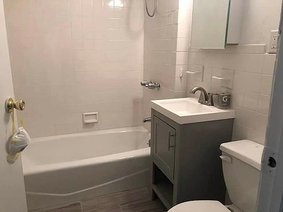 5th image of 16 W 87th St APT 4F