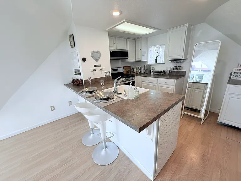 2140 Hollymont Dr — Photo 26