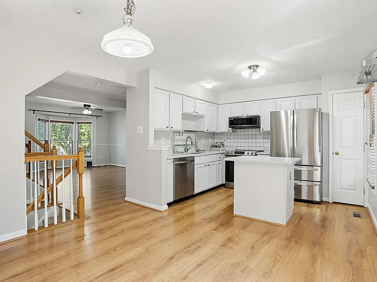 8000 Brightlight Pl — Photo 5