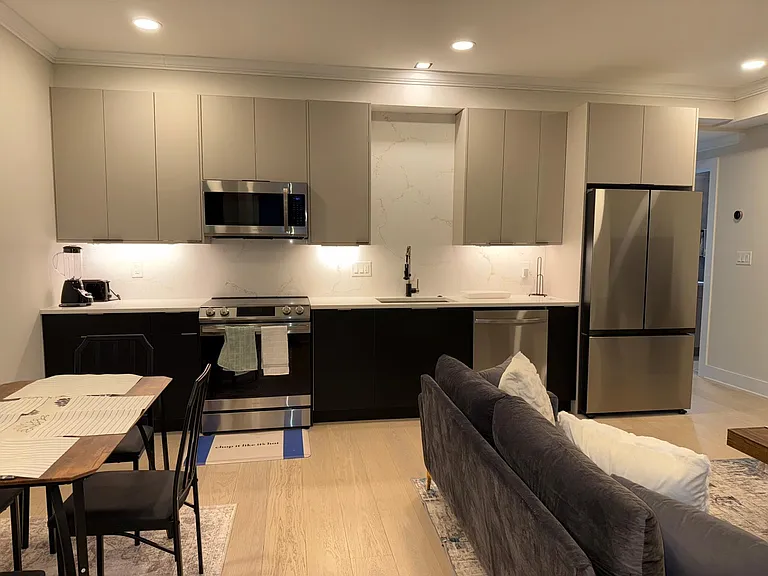 2305 Nicholson St SE #102 — Photo 2