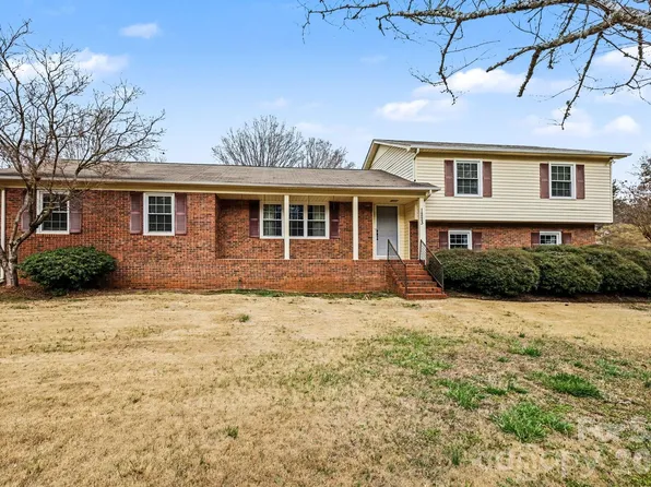 1223 Pinedale Rd, Lancaster, SC 29720