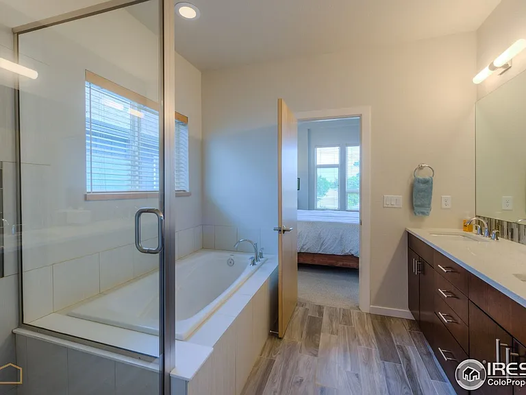 1364 Snowberry Ln — Photo 9