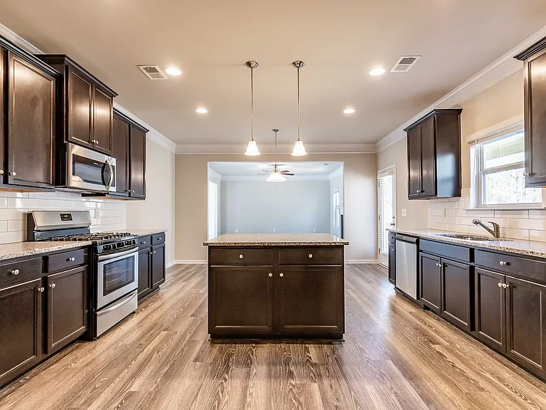185 Cherokee Reserve Cir — Photo 13