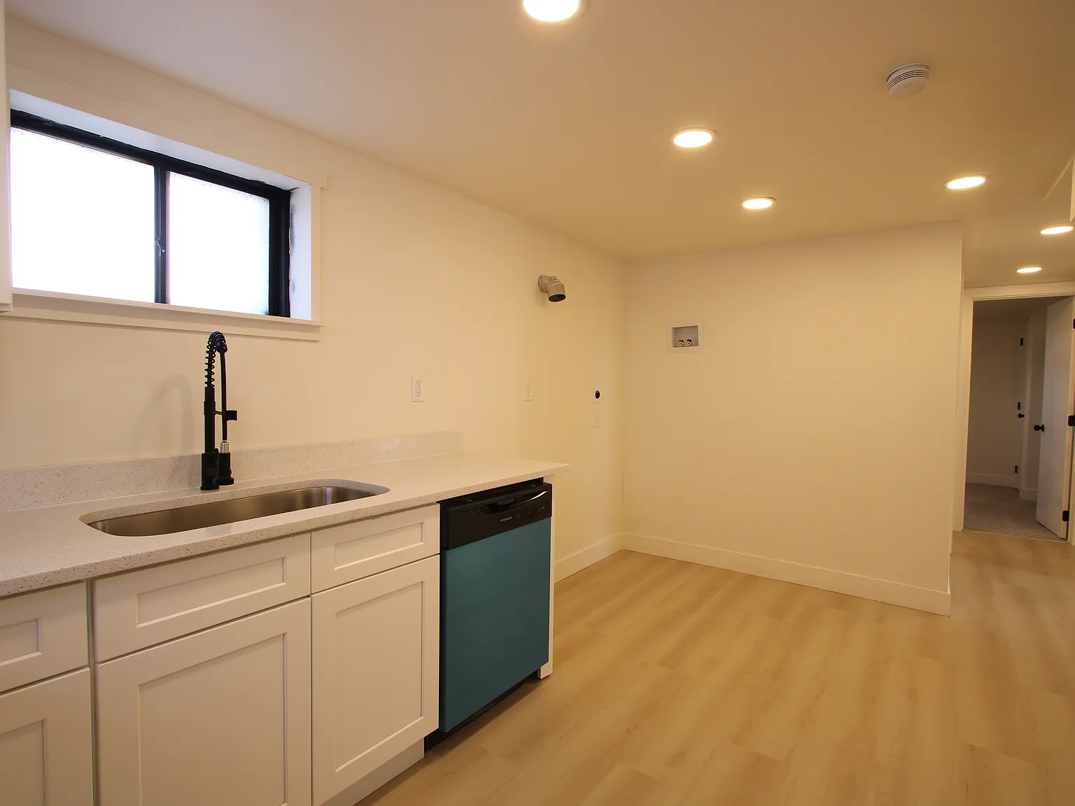 3 bed, 1700 sqft, $1,600 — Photo 4