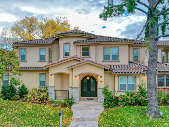 18600 Barnhart Ave, Cupertino, CA 95014