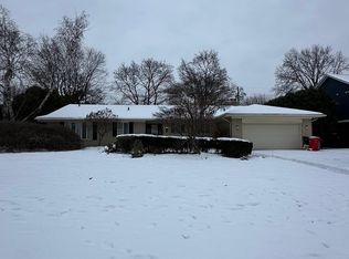 25540 Woodvilla Pl, Southfield, MI 48075