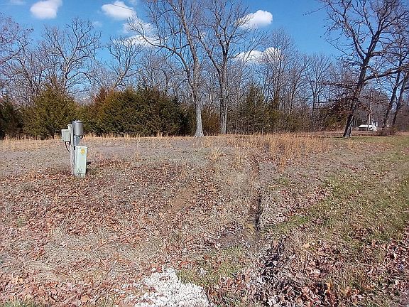 3rd image of 11610 Fairview Dr