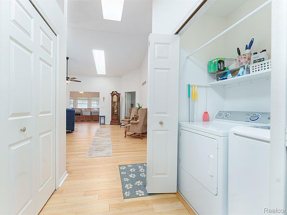 3rd image of 159 Addison Cir