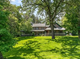2 E Pleasant Lake Rd, Saint paul, MN 55127