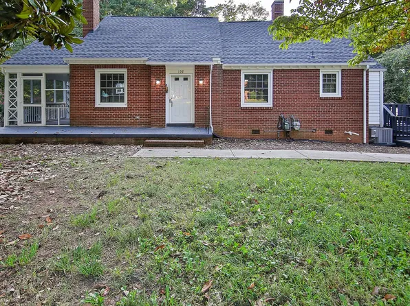 152 W Park Ave, Mooresville, NC 28115