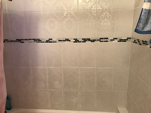 5th image of 1049 Hyatt Ave