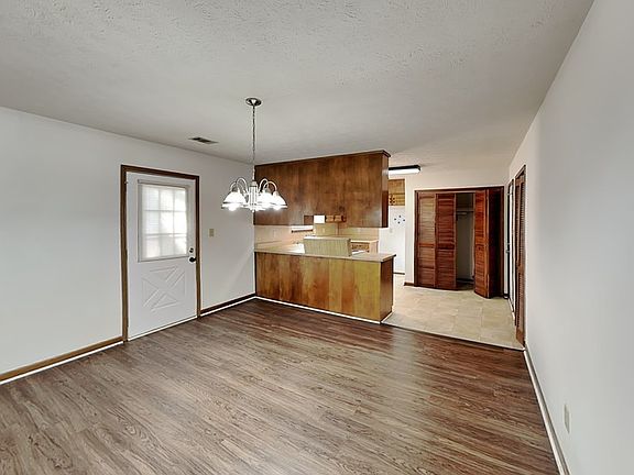 5th image of 7319 Exeter Ct