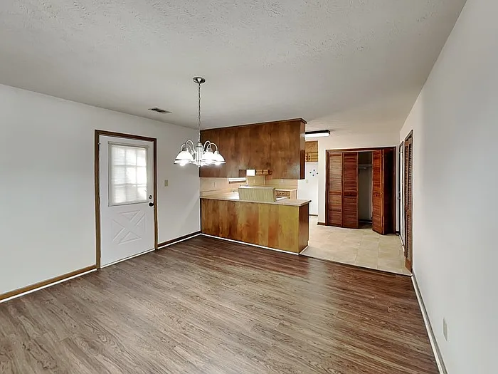 7319 Exeter Ct — Photo 5