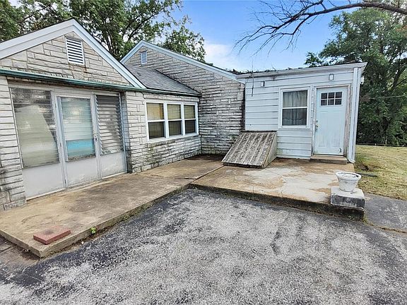 3rd image of 3149 Dillon Dr