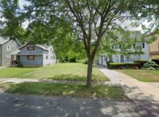 907 Nela View Rd, Cleveland, OH 44112