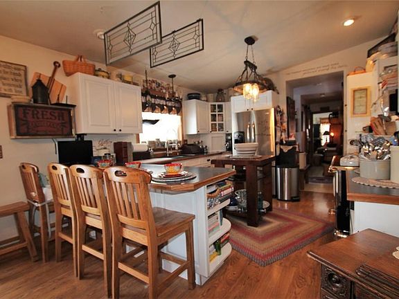 4th image of 9385 Wooden Shoe Ln