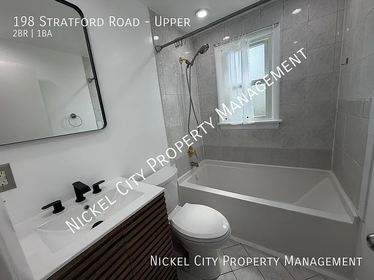 198 Stratford Rd #UPPER — Photo 10