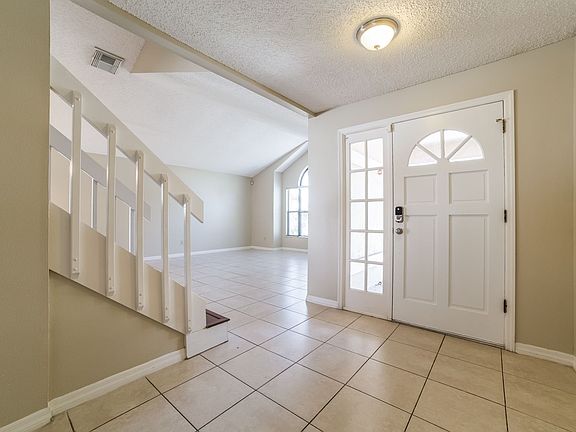 2nd image of 1912 Redfield Ln