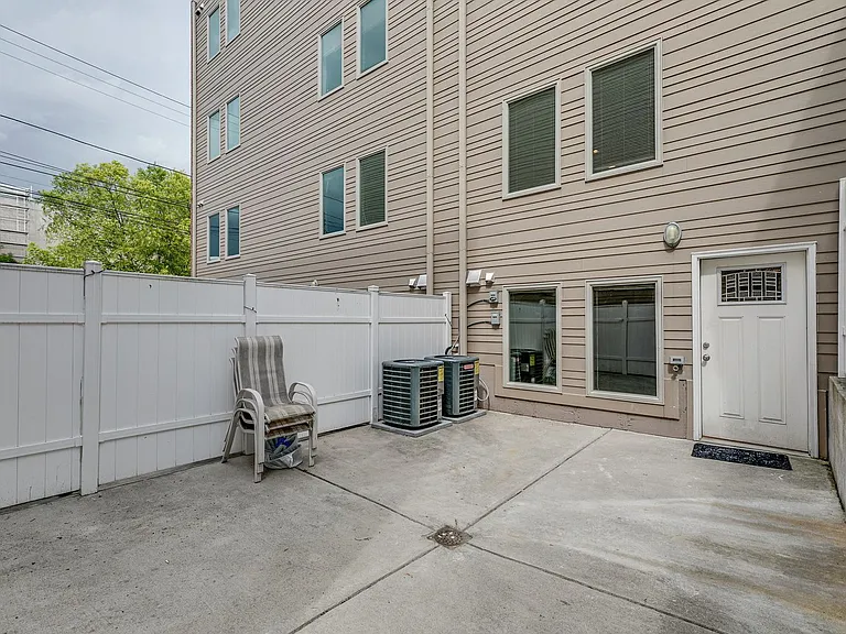 604 W Thompson St #A — Photo 25
