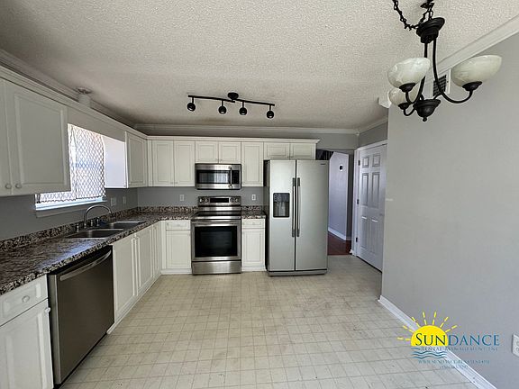 3rd image of 1650 Bennetts End