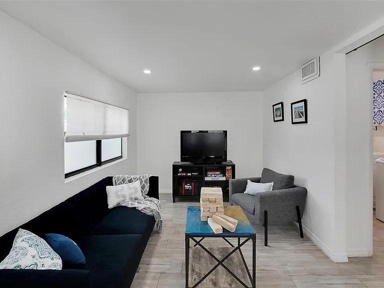4731 W Montgomery Ave — Photo 7