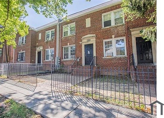 1st image of 1811 18th St SE APT 2
