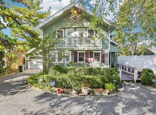 976 Singleton Ave, Woodmere, NY 11598