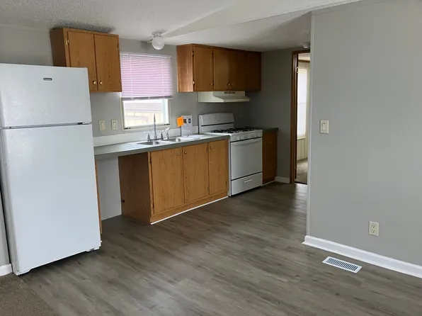 730 Allen Rd #22, Manhattan, KS 66502