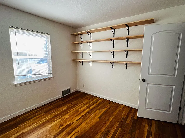 1272 Lansing St — Photo 11