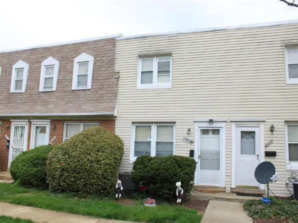 2727 Iverson St, Temple Hills, MD 20748