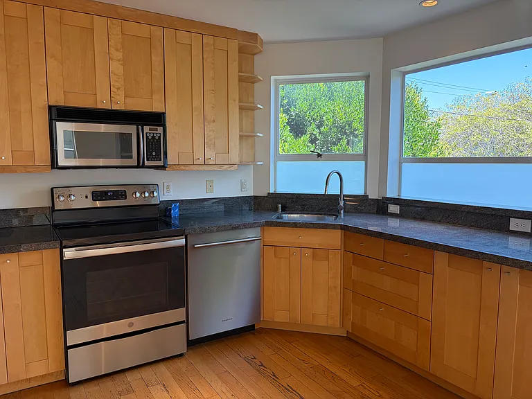 602 Shotwell St #1 — Photo 12