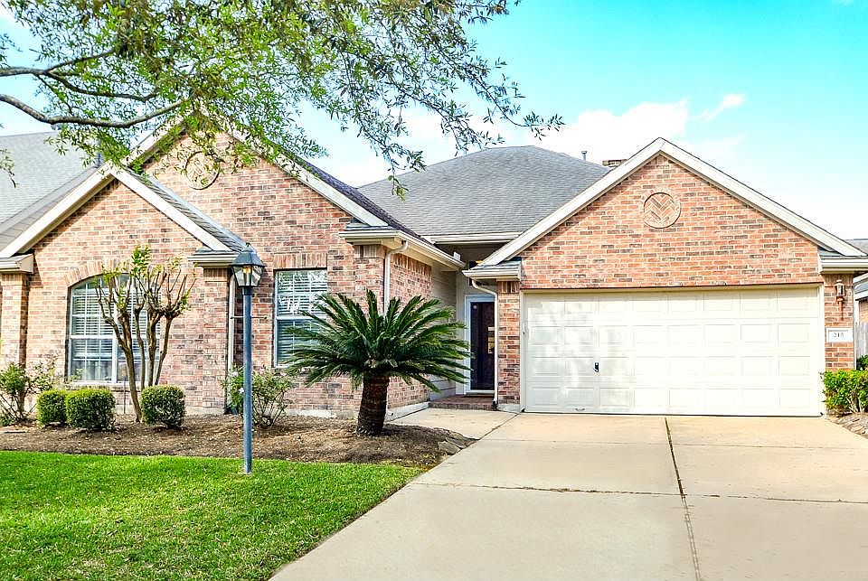 1st image of 215 Riverway Bluff Ln