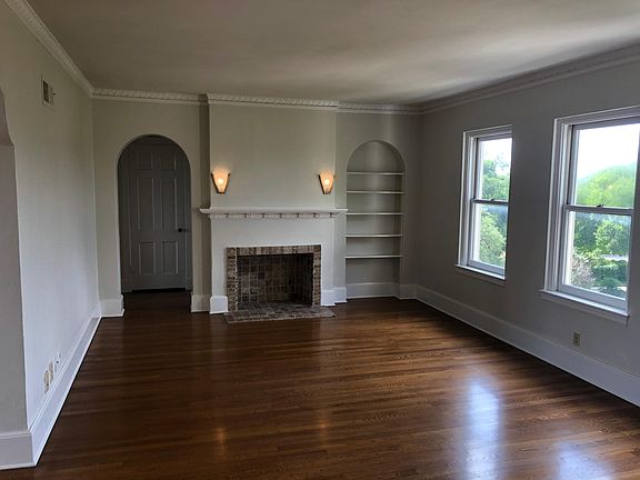 4th image of 240 Bushnell Ave