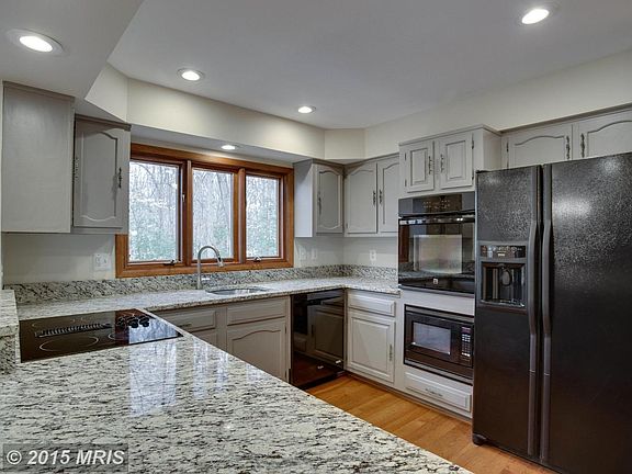KITCHEN WITH NEW GRANITE COUNTERS