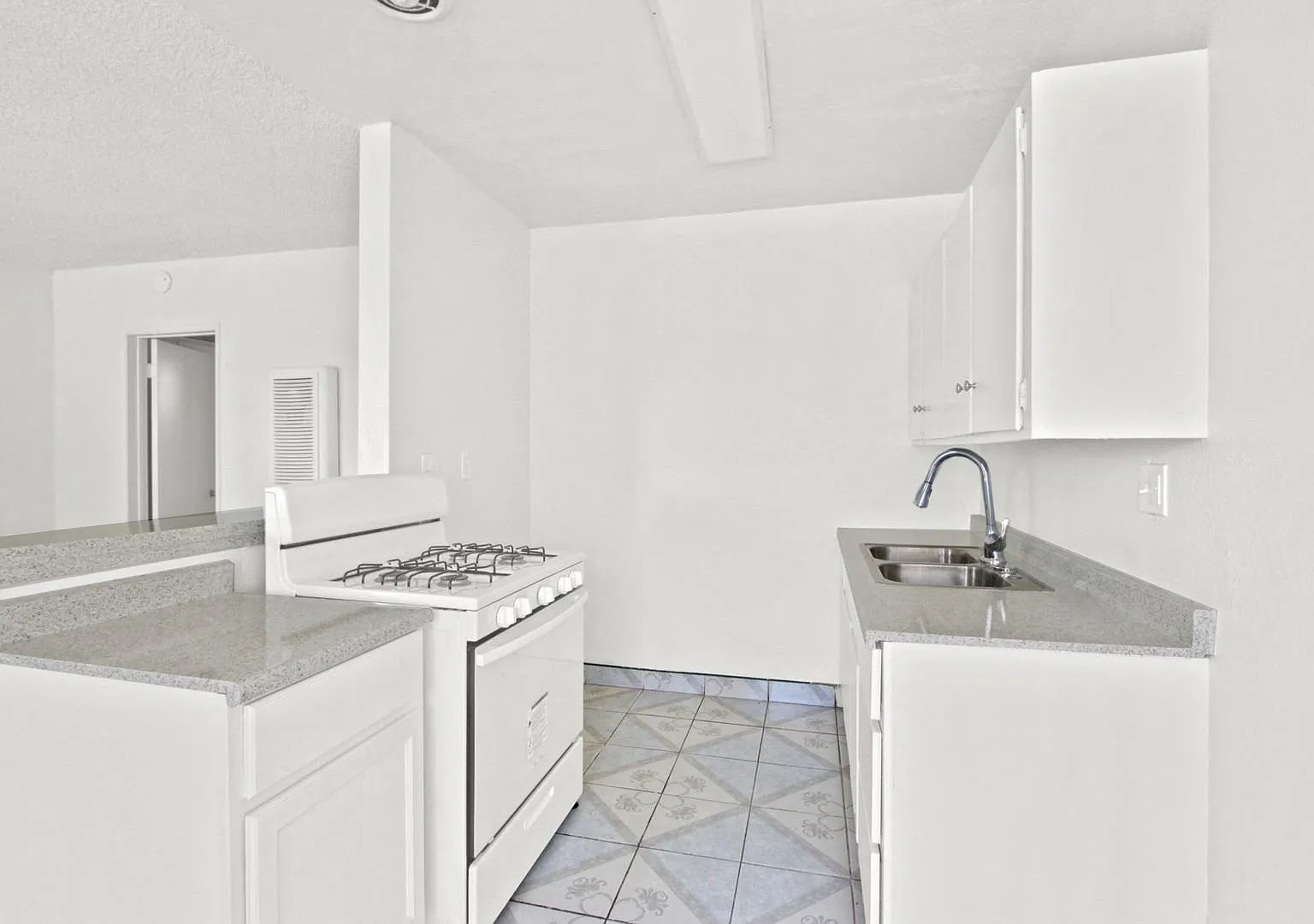 Westminster Apartments — Photo 1