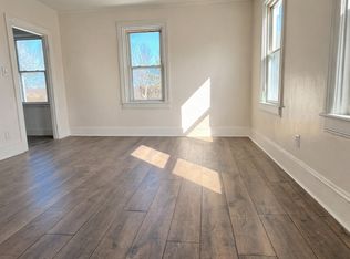 23 Cross St FLOOR 2, Manville, RI 02838