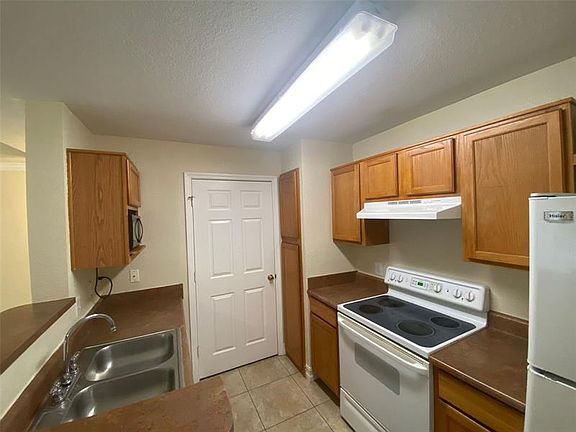 5th image of 3702 Palm Desert Ln APT 5433